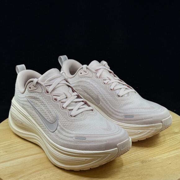 NEW Nike Vomero Plus Size 10 Women Silt Red Platinum Pink Chalk NBY HV8154-605 - Picture 5 of 9